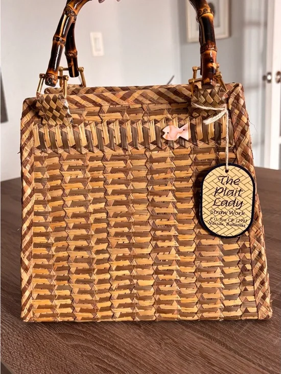 The Plait Lady - Bahamian Handwoven Straw Tote - Picture 1 of 6